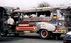Jeepney de Manille et sa débauche de couleurs 